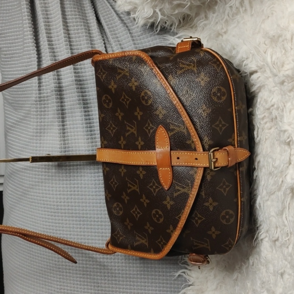 Auth Louis Vuitton crossbody bag Saumur 30 monogram lv brown canvas